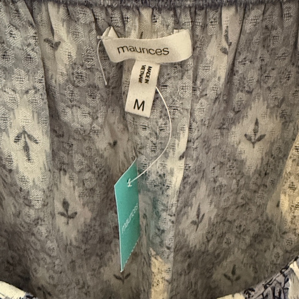 NWT!  Maurices Blue and White Patterned Blouse - Picture 2 of 5